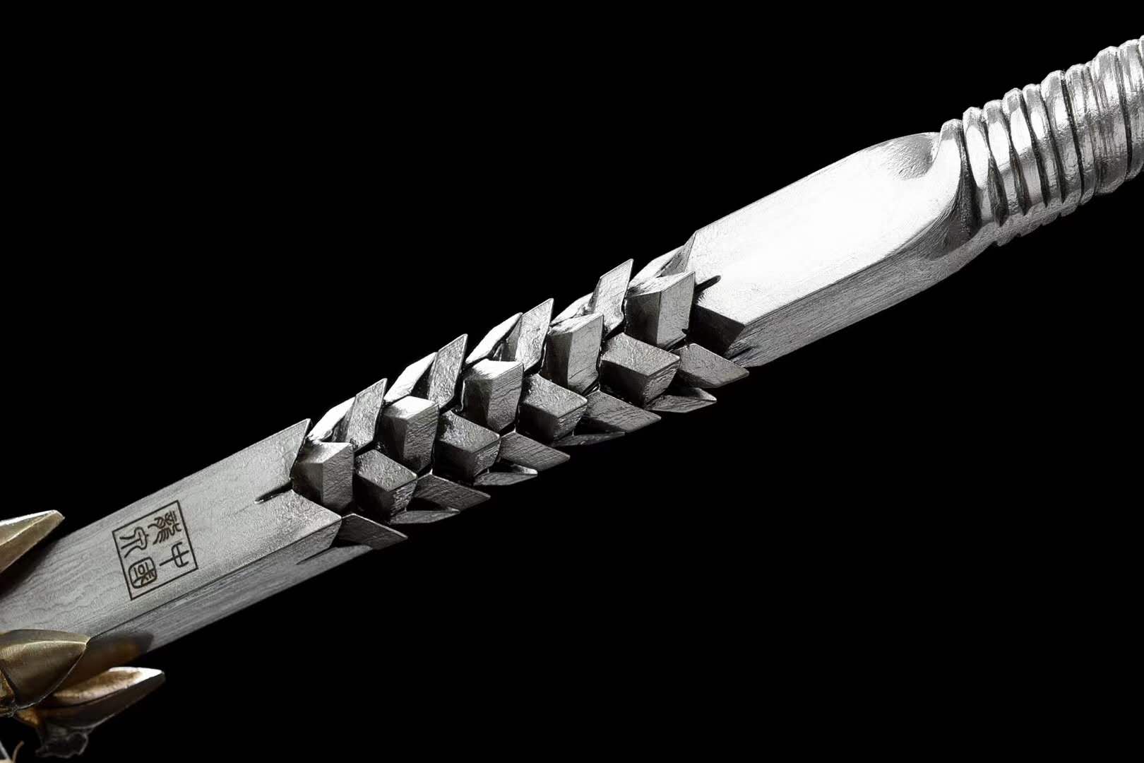 boxkatana Hand Forged Dragon Scale Sword breaker 609 Pattern Steel