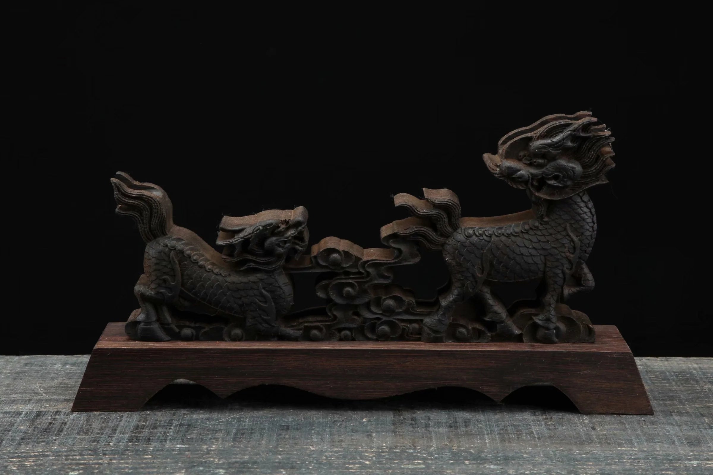 Kirin Sword Stand