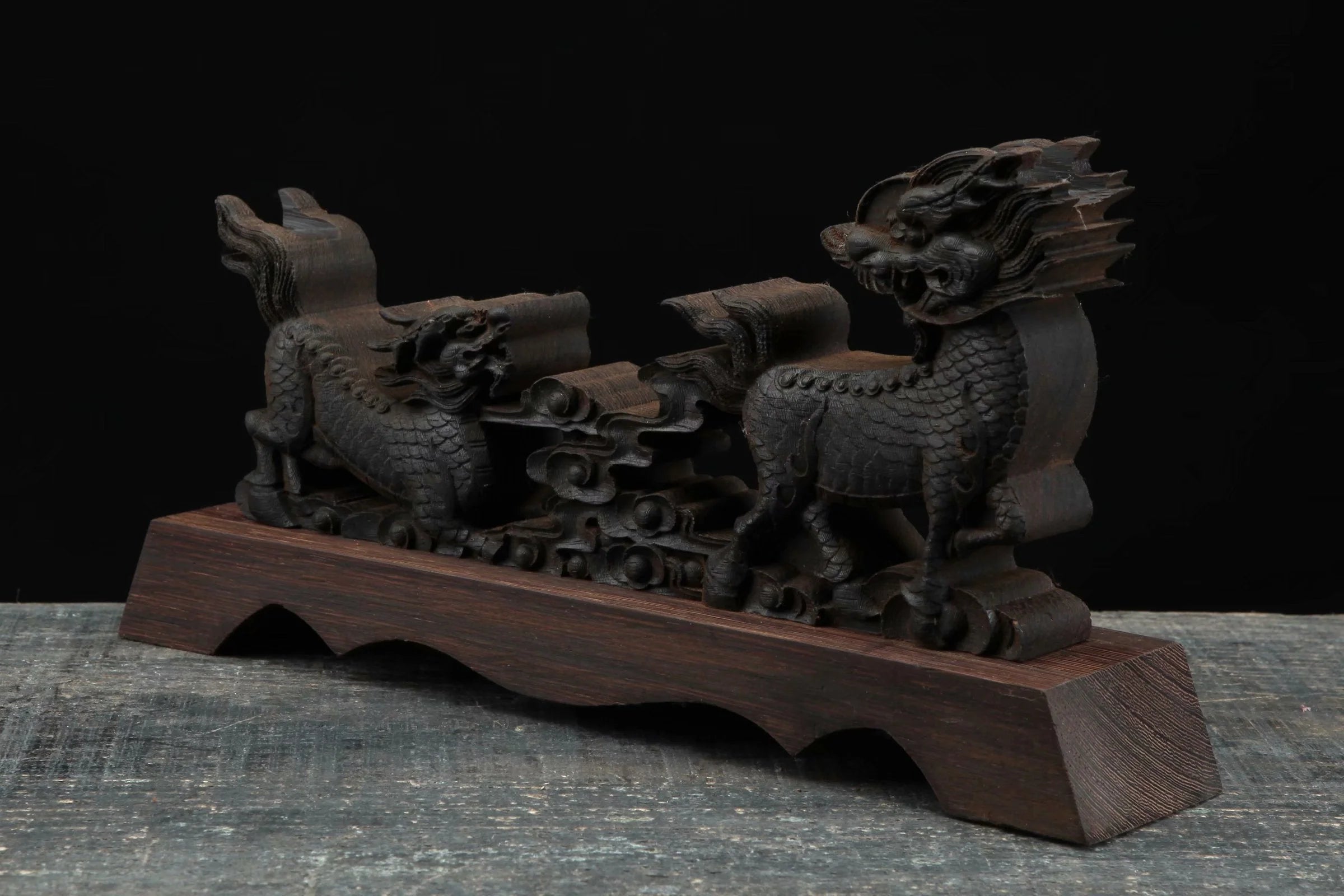 Kirin Sword Stand